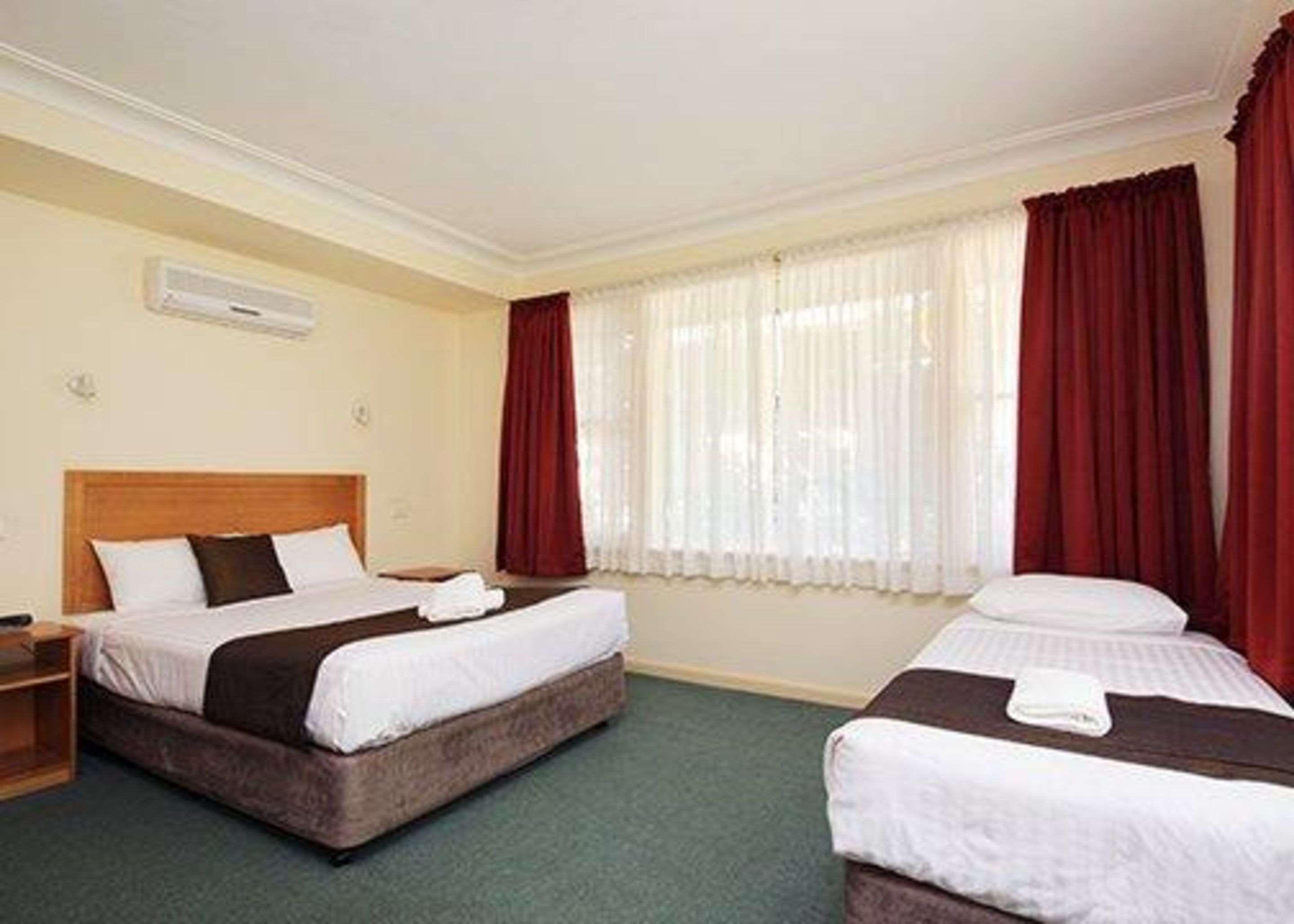Quality Inn Grafton Bagian luar foto