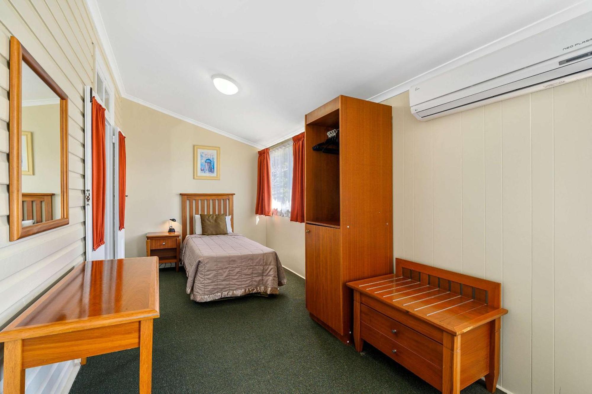 Quality Inn Grafton Bagian luar foto